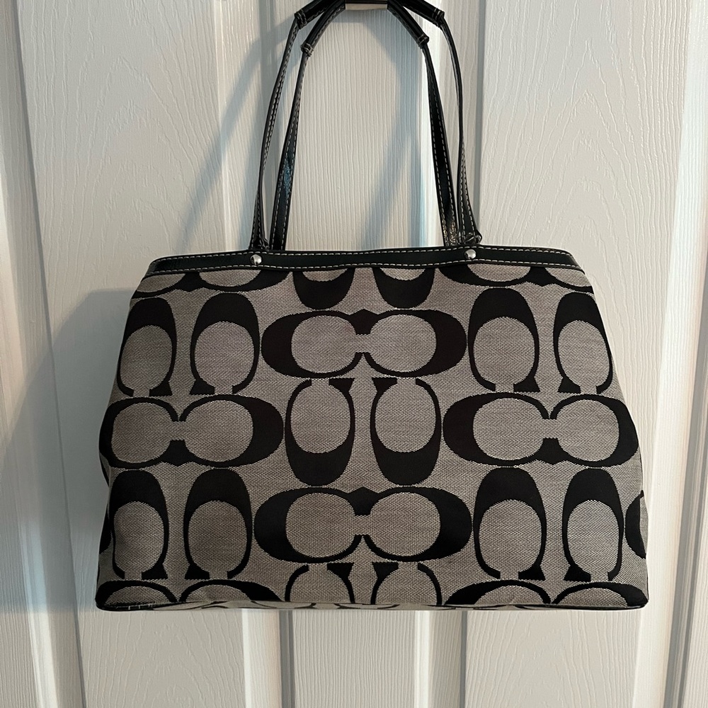 Authentic Coach Handbag - Picture 3 of 9